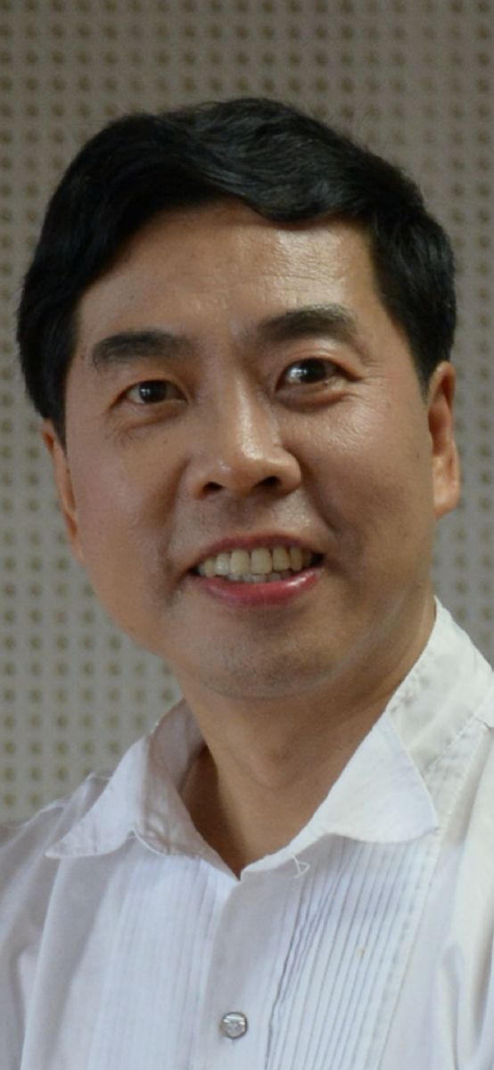 副会长、四川省图书音像批发市场管理中心总经理 唐家申